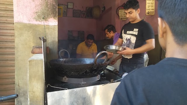 Pintur Dalpuri And Chop