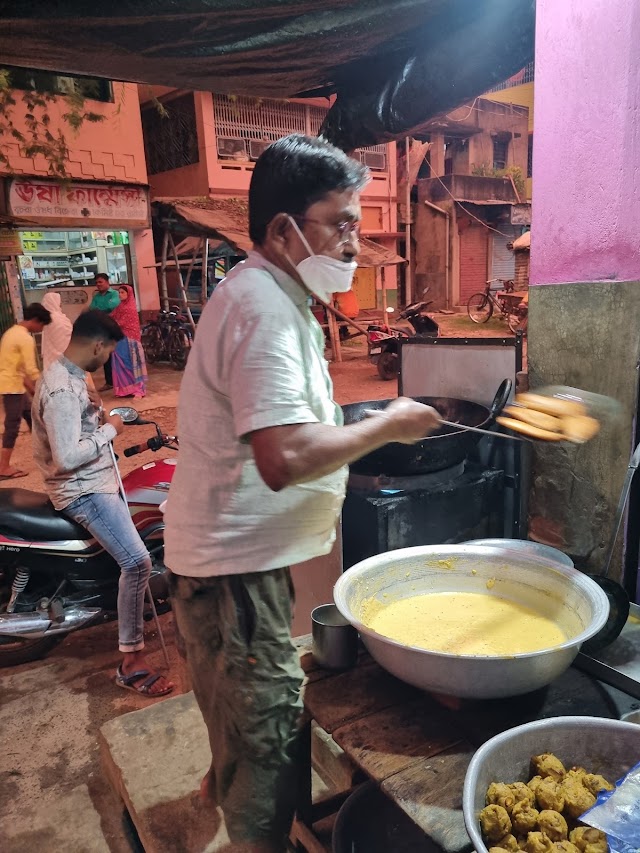 Pintur Dalpuri And Chop